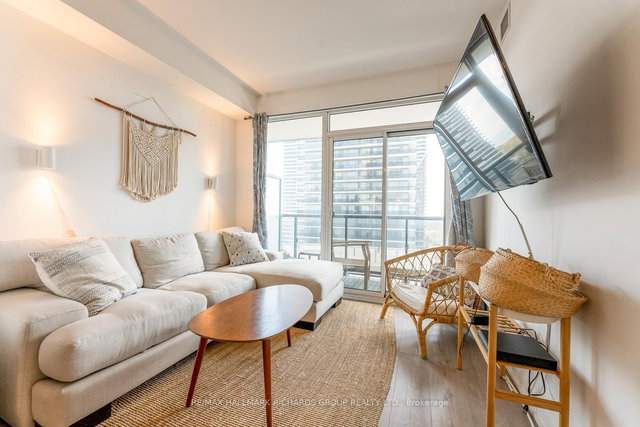 1407 - 56 Annie Craig Drive