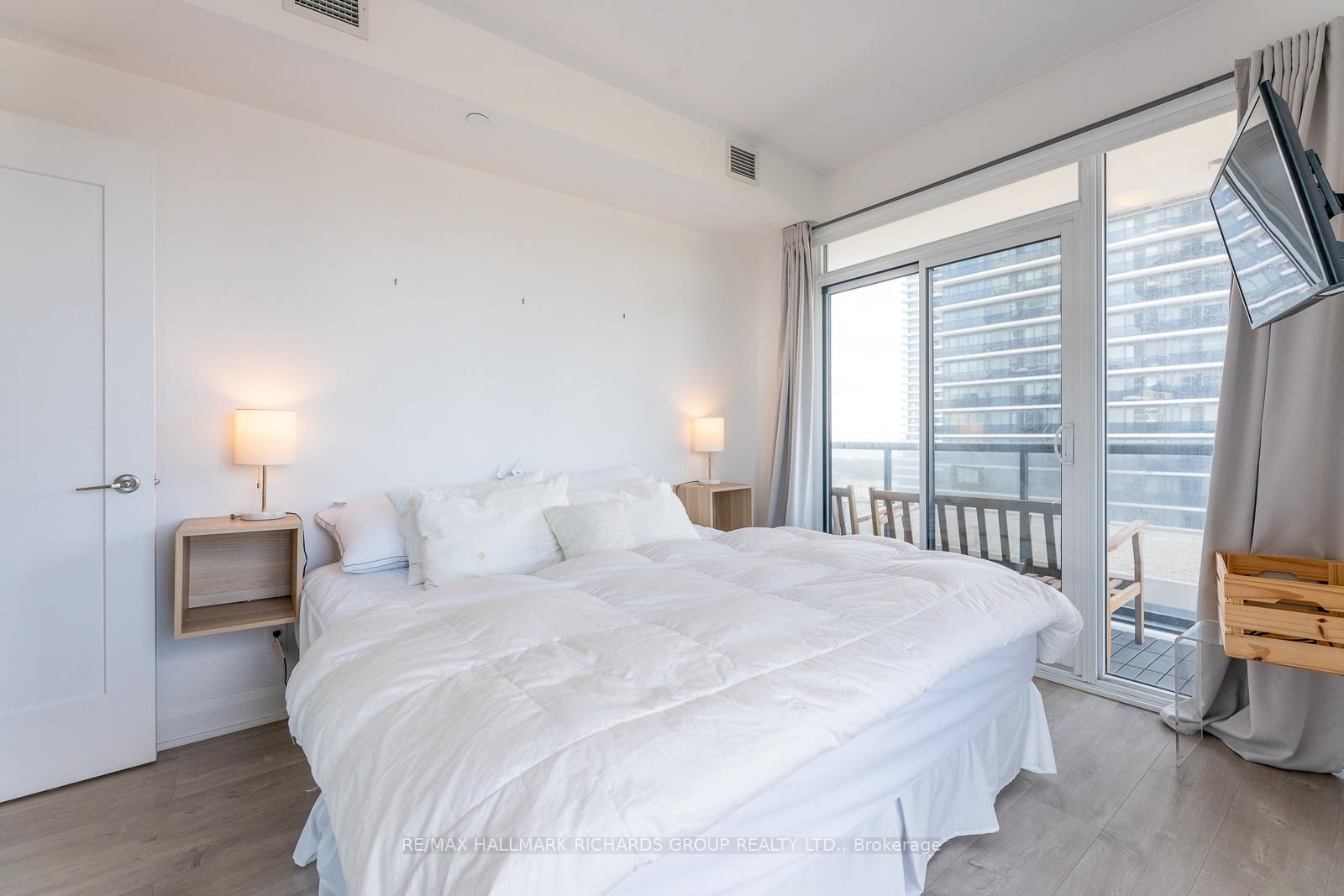 56 Annie Craig Drive, Unit 1407 - Photo 9