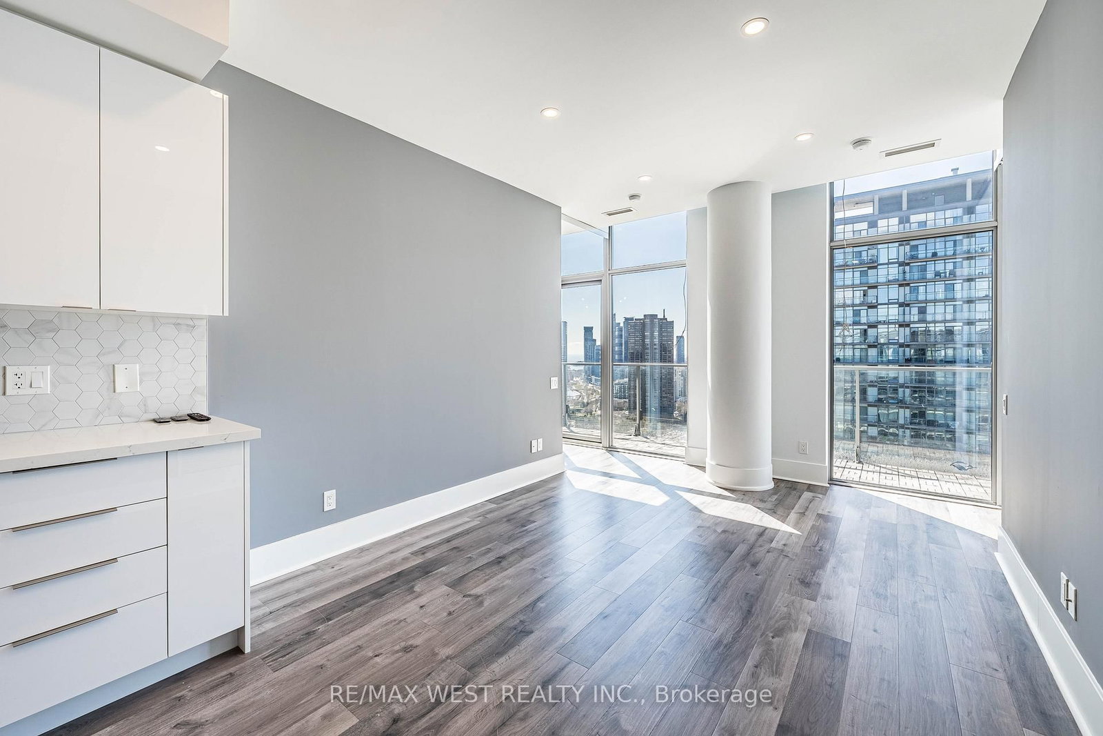 103 The Queens Way, Unit 2906 - Photo 12