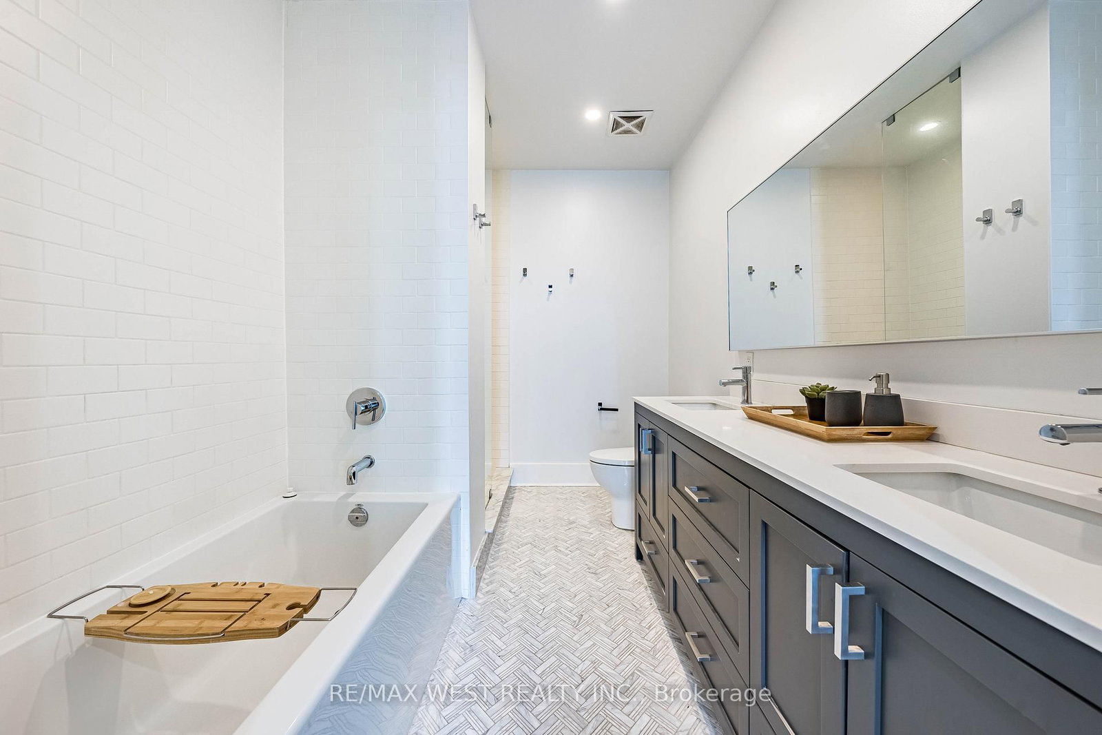 103 The Queens Way, Unit 2906 - Photo 16