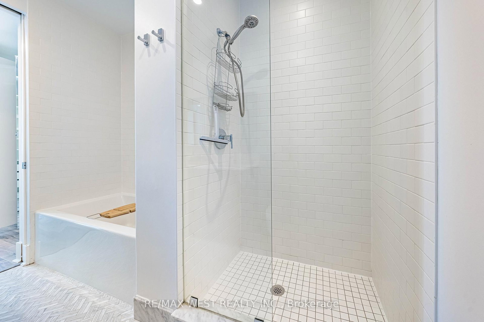 103 The Queens Way, Unit 2906 - Photo 17