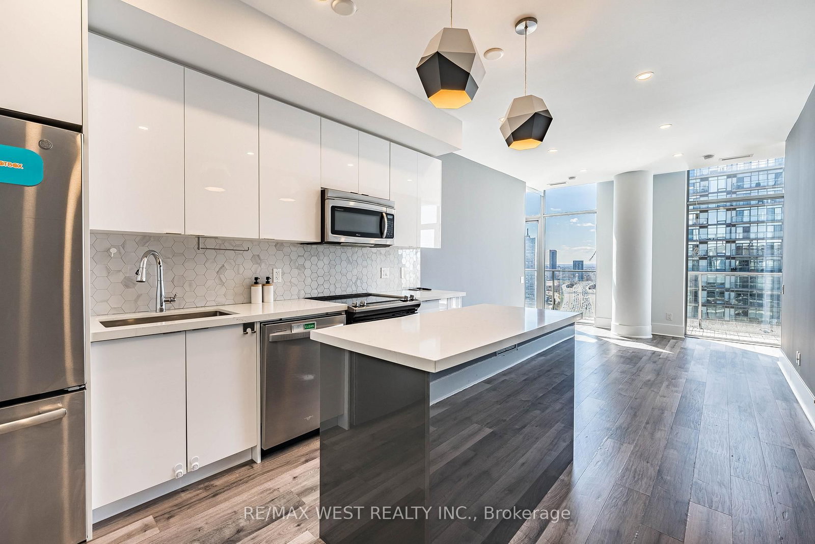 103 The Queens Way, Unit 2906 - Photo 4