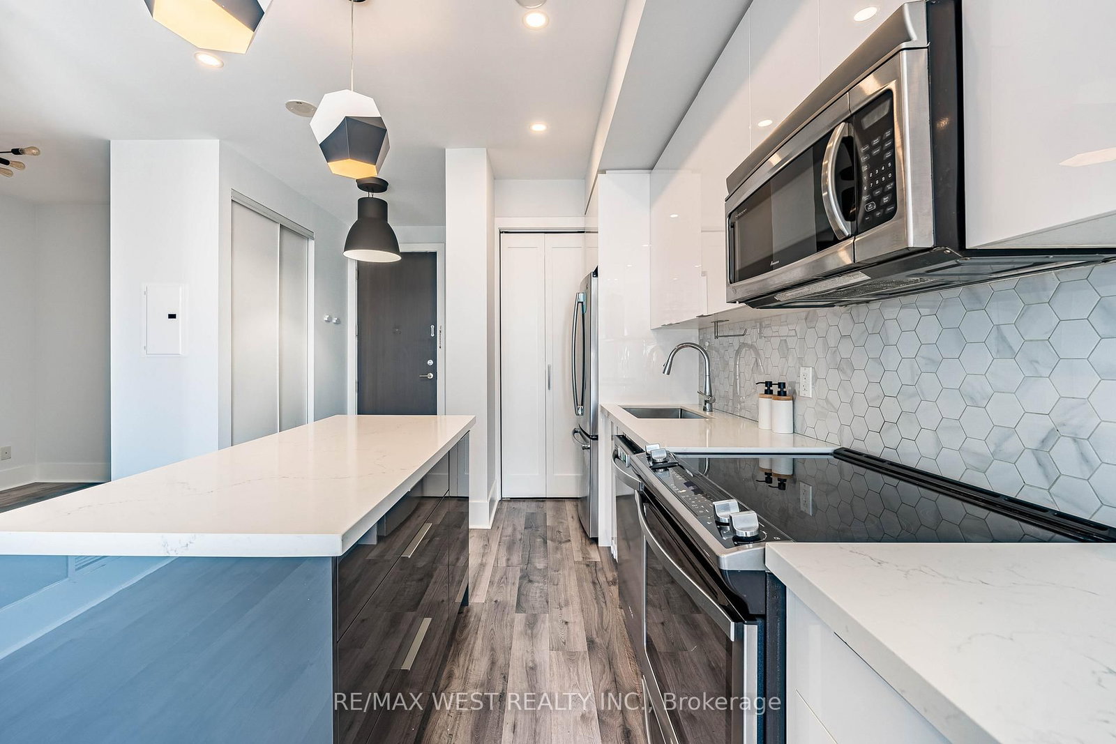 103 The Queens Way, Unit 2906 - Photo 6