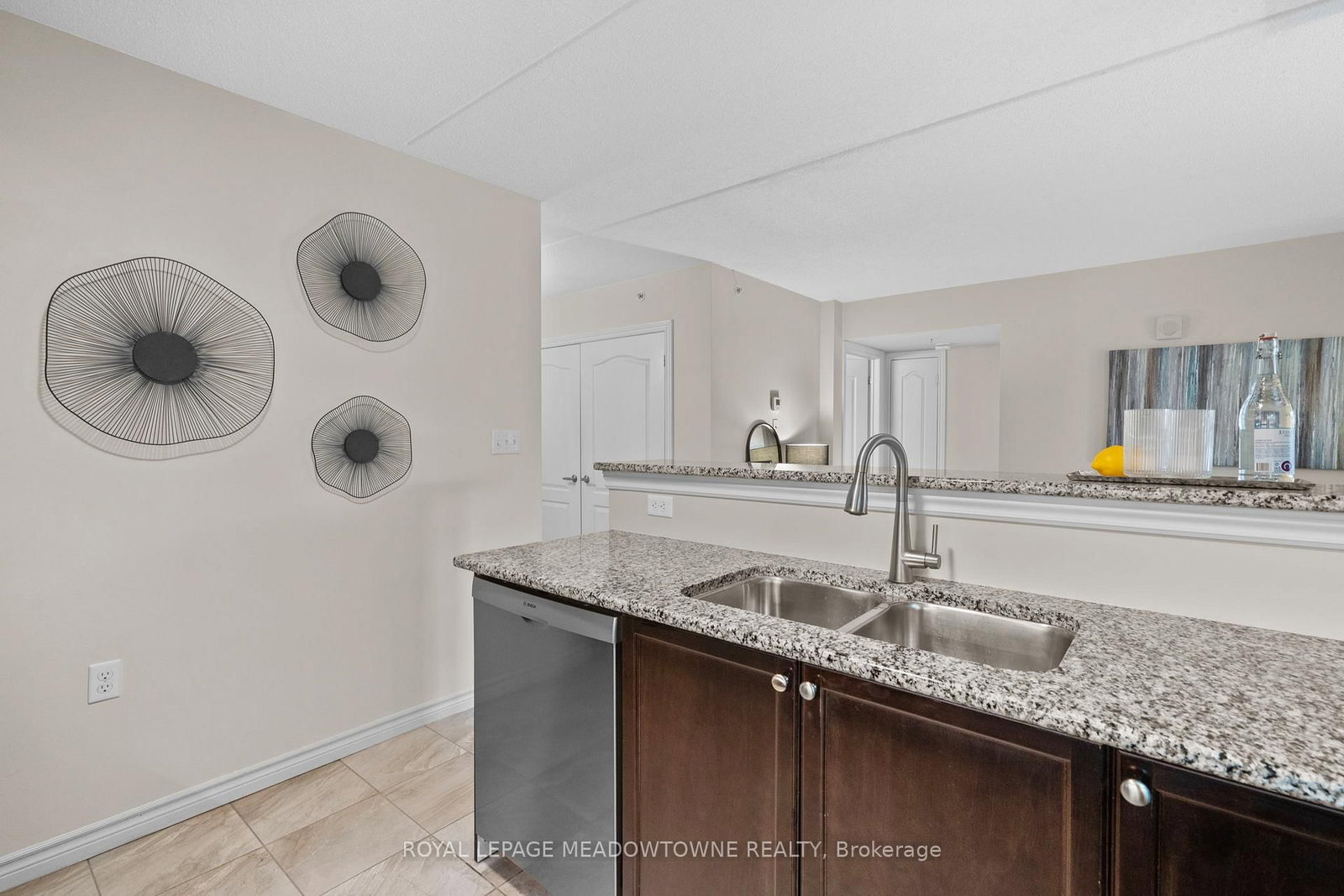 Condo for sale at 310-1470 Main Street, Milton, Ontario, L9T 8W6 - Dempsey - MLS: W12991852