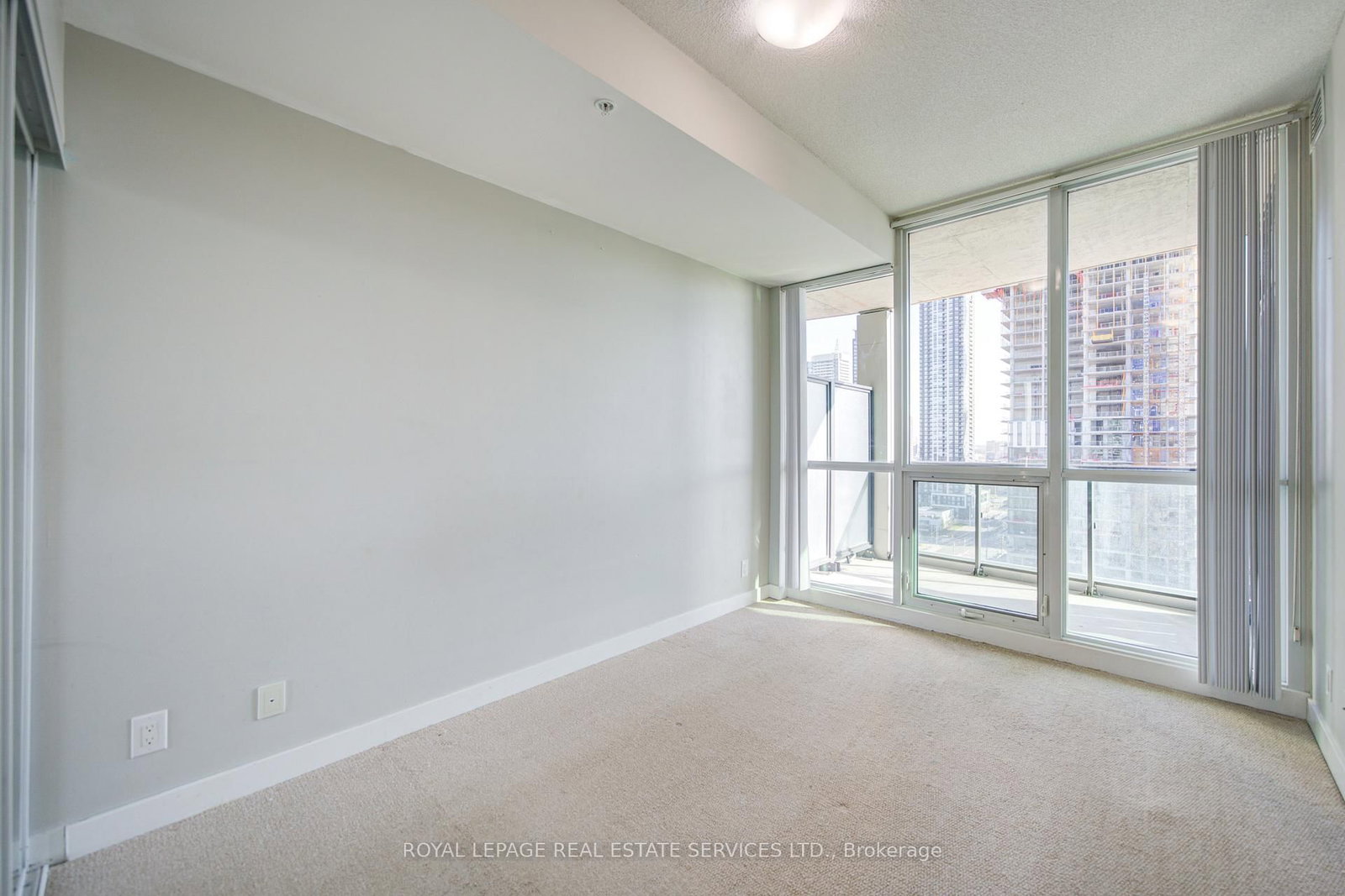 3985 Grand Park Drive, Unit 1601 - Photo 31