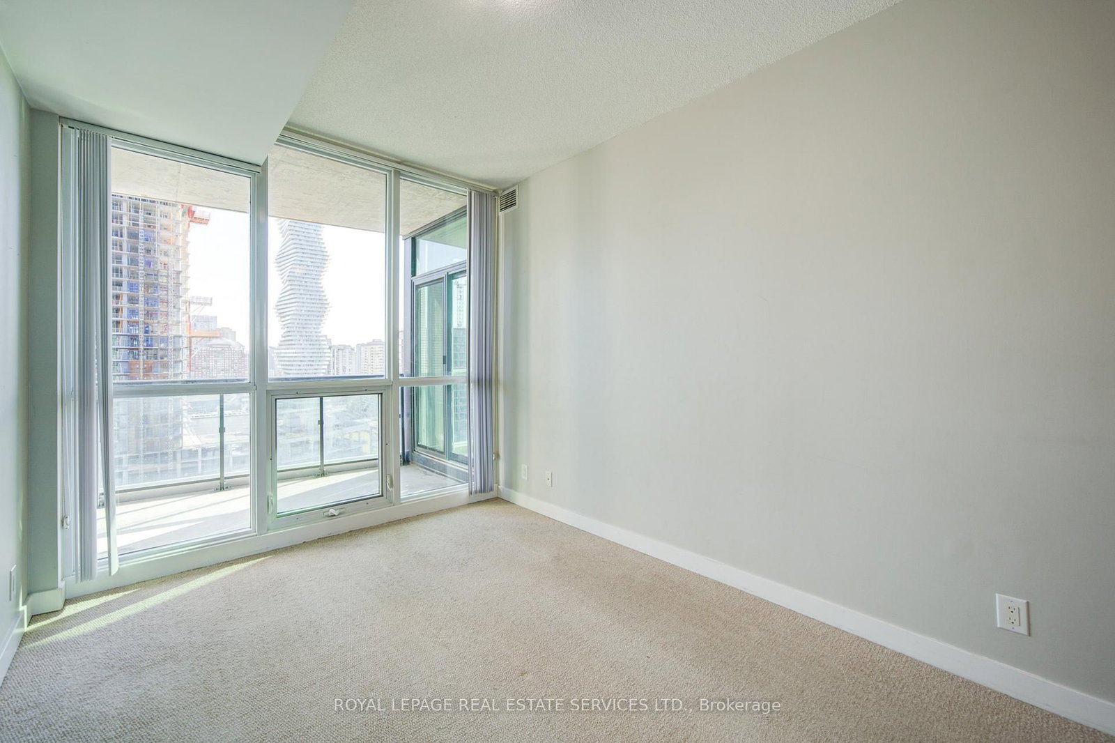 3985 Grand Park Drive, Unit 1601 - Photo 33