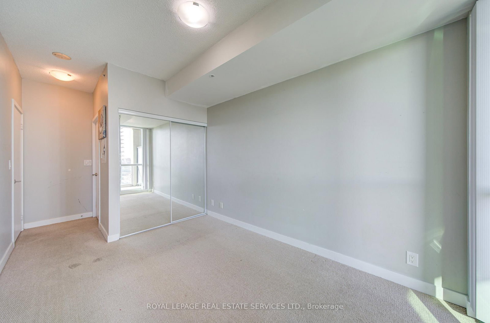 3985 Grand Park Drive, Unit 1601 - Photo 35