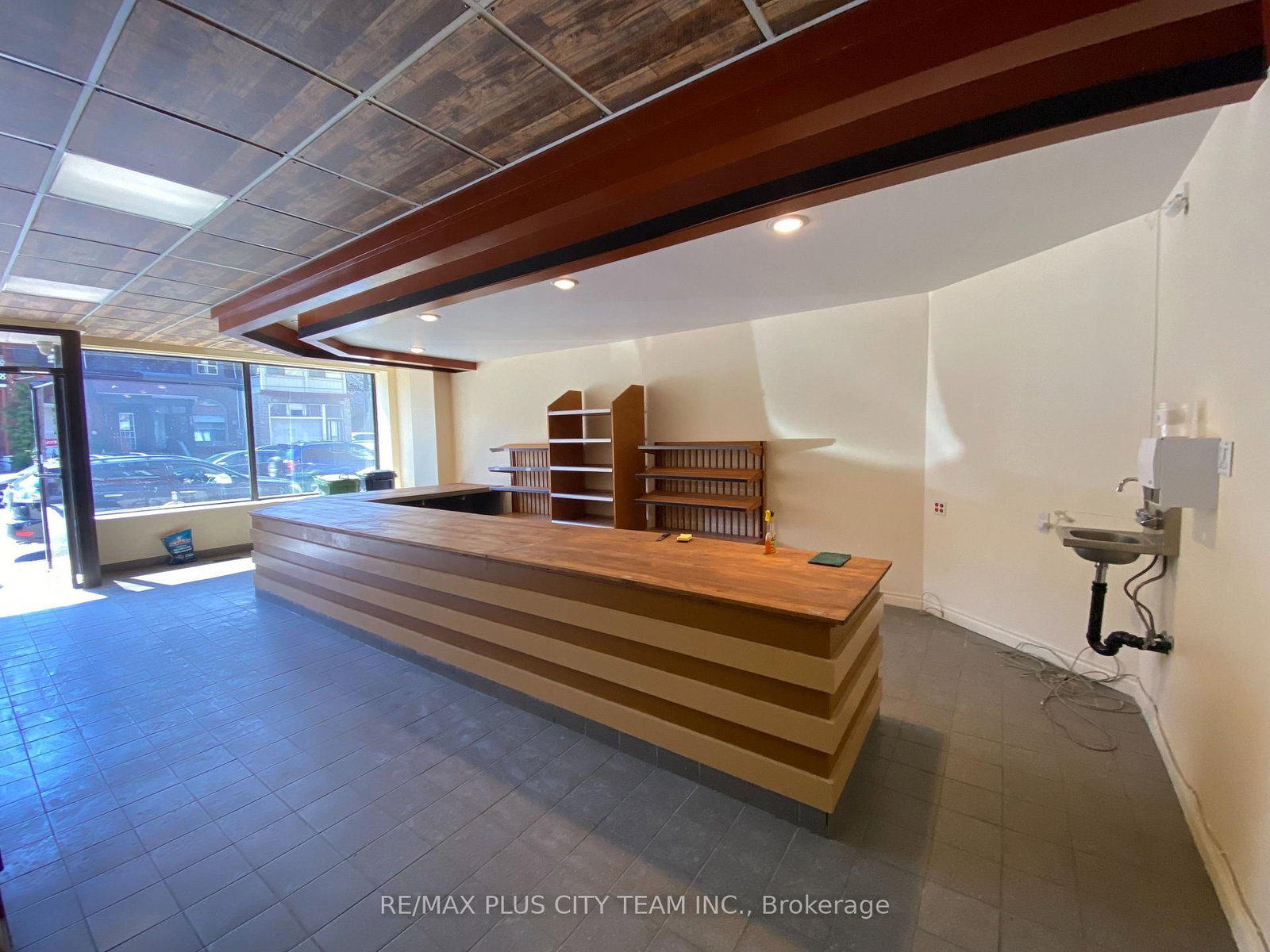 2182 Dundas Street - Photo 5