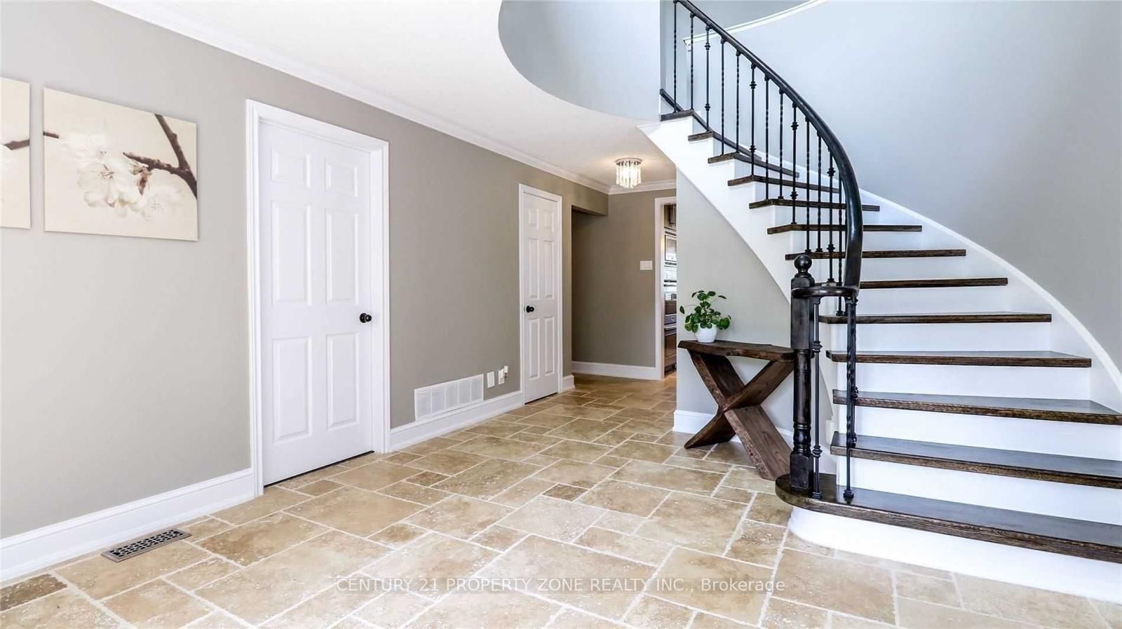 18 Red Tail Court, Unit MAIN - Photo 7