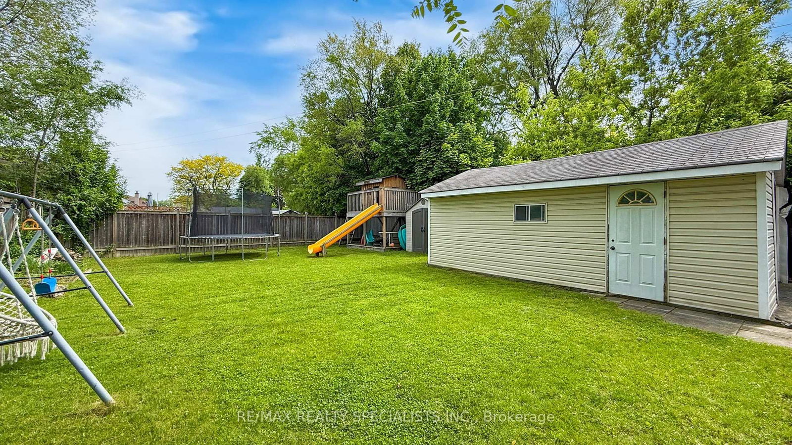 Detached House for sale at 3392 Sonja Road, Mississauga, Ontario, L4T 1R1 - Malton - MLS: W12992176