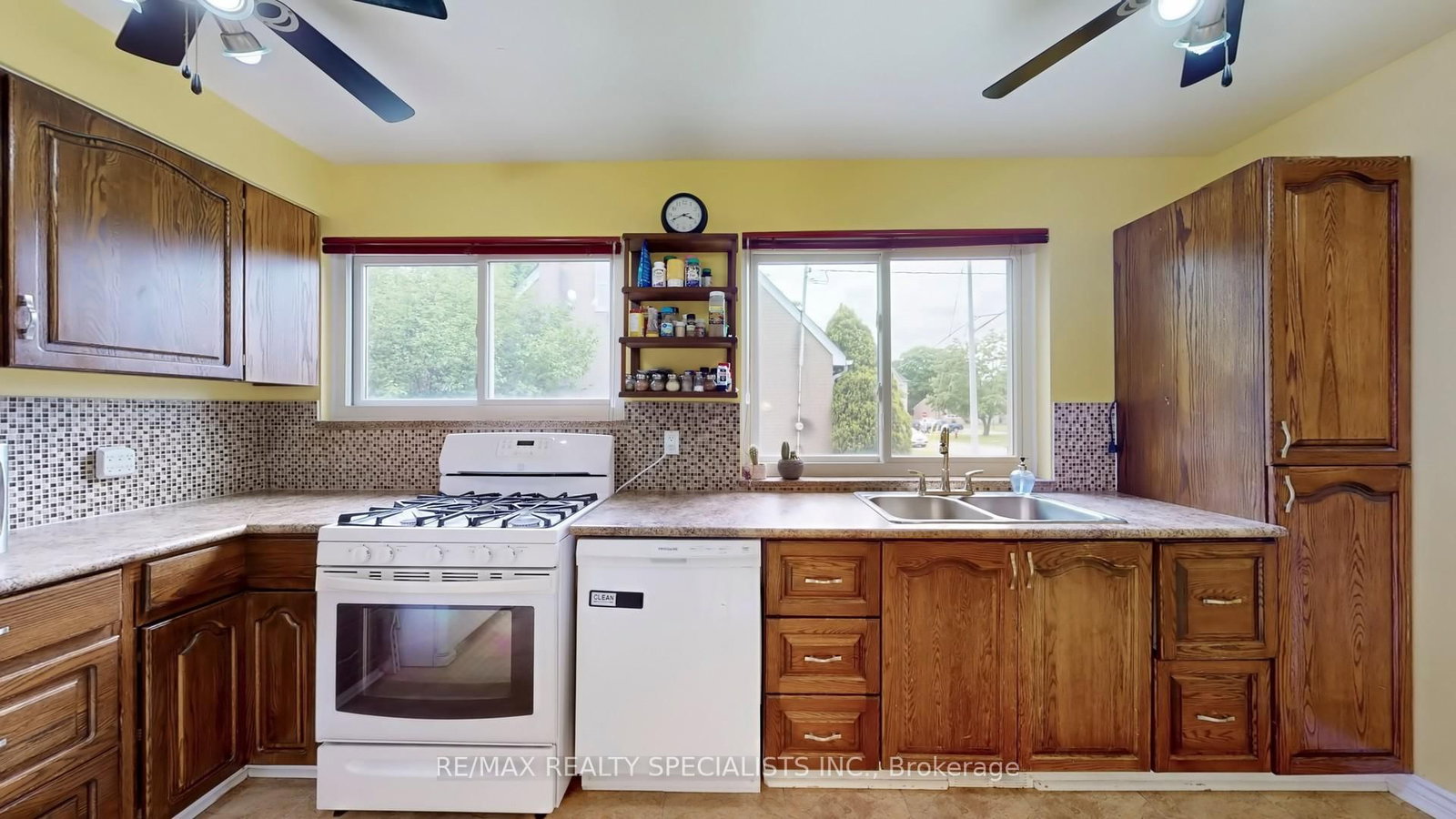 Detached House for sale at 3392 Sonja Road, Mississauga, Ontario, L4T 1R1 - Malton - MLS: W12992176