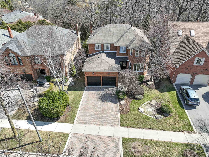 3940 Rolling Valley Dr, Mississauga, L5L 5V9 | Image 2