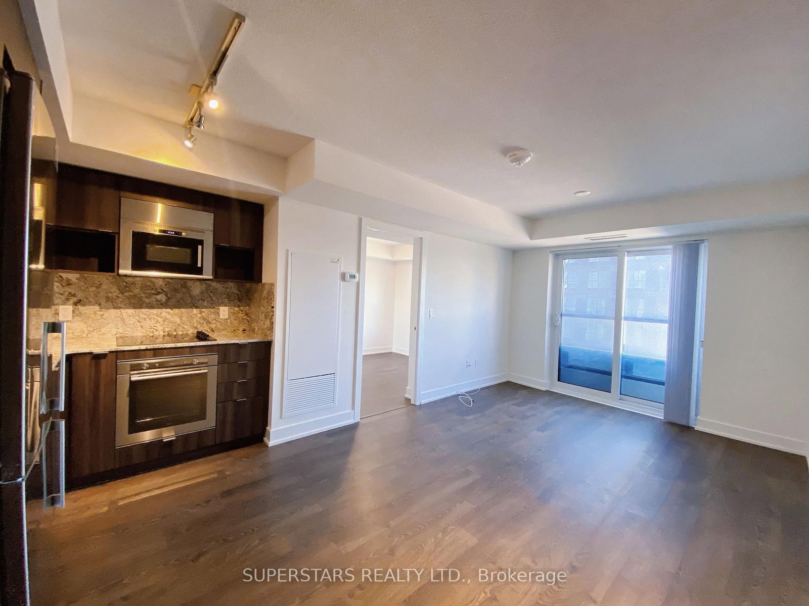 7 Mabelle Avenue, Unit 807 - Photo 2