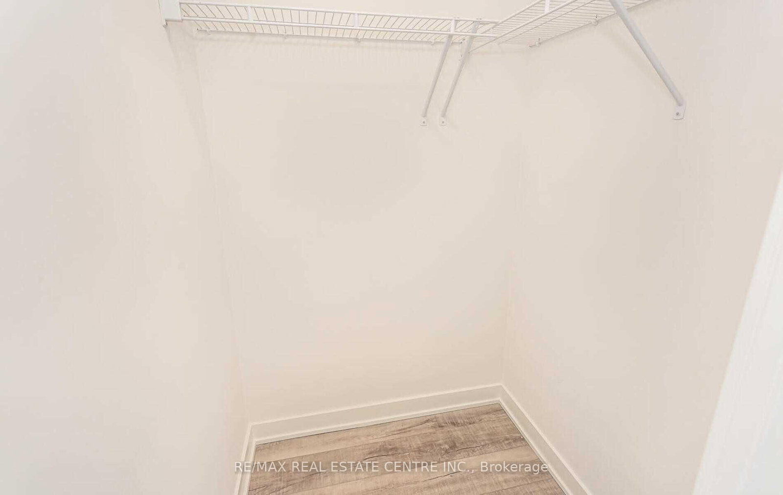 4699 Glen Erin Drive, Unit 909 - Photo 14