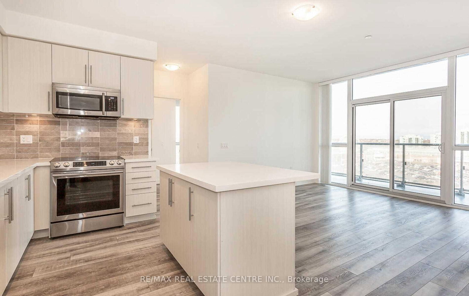 4699 Glen Erin Drive, Unit 909 - Photo 6