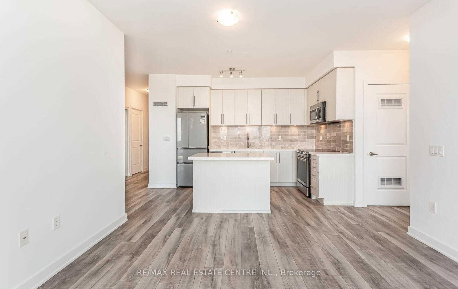 4699 Glen Erin Drive, Unit 909 - Photo 8