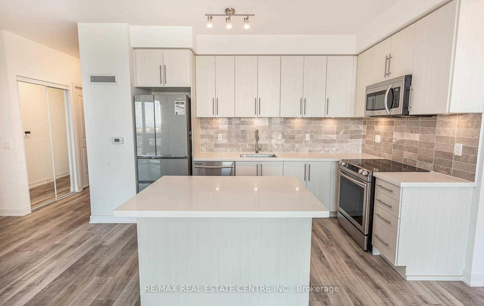 4699 Glen Erin Drive, Unit 909 - Photo 9