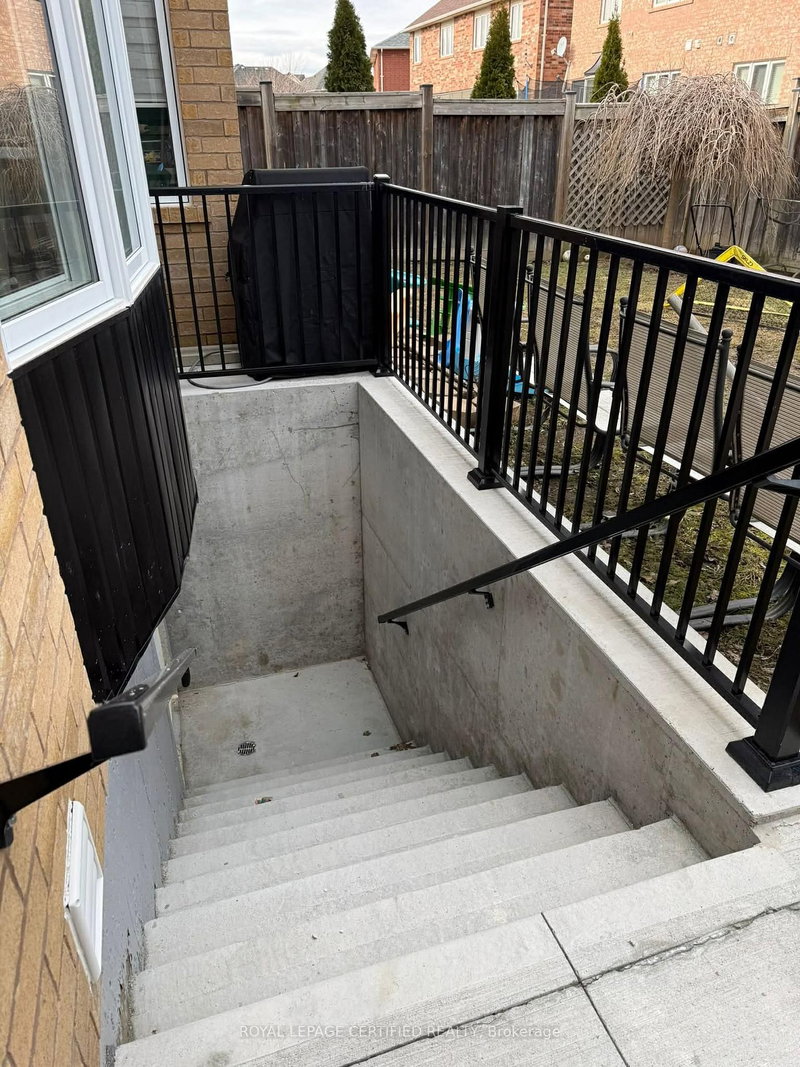 721 Scott Blvd, Milton, L9T 0X9 | Image 3