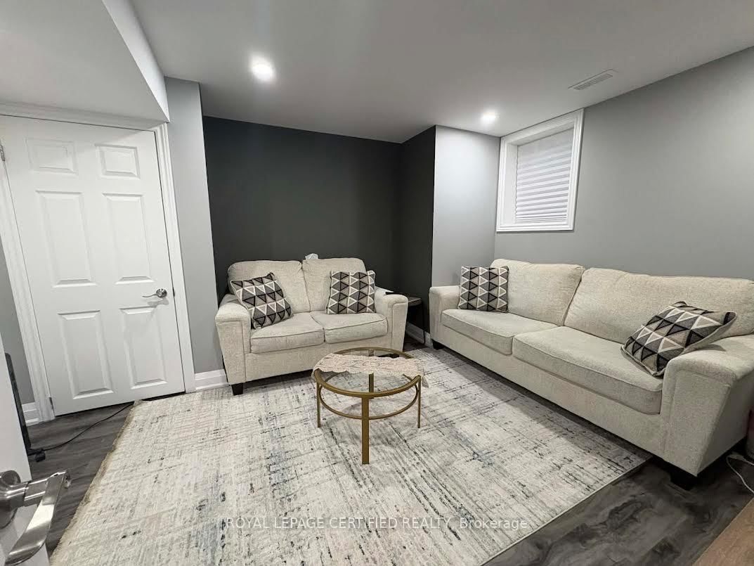 Detached House for lease at 721 Scott Boulevard, Milton, Ontario, L9T 0X9 - Harrison - MLS: W12992316