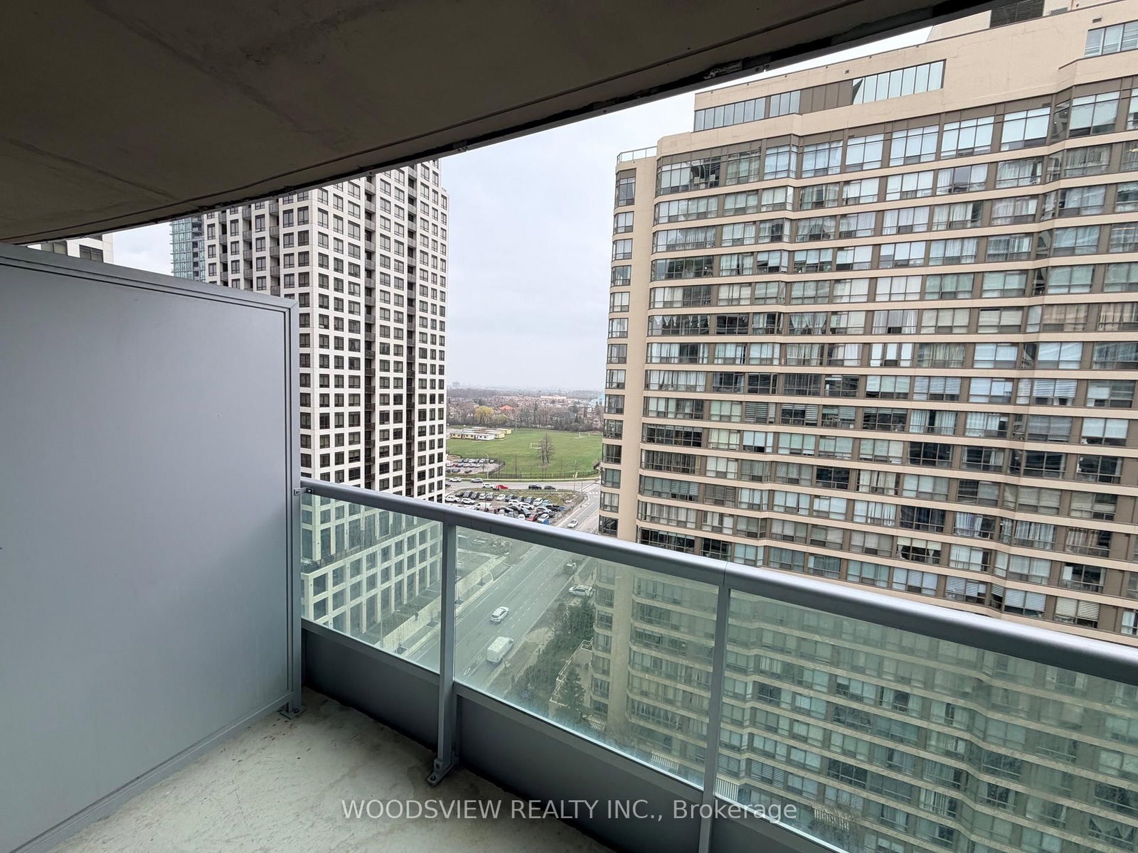 33 Elm Drive, Unit 1605 - Photo 23