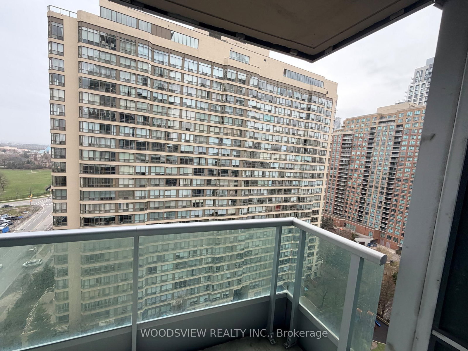 33 Elm Drive, Unit 1605 - Photo 24