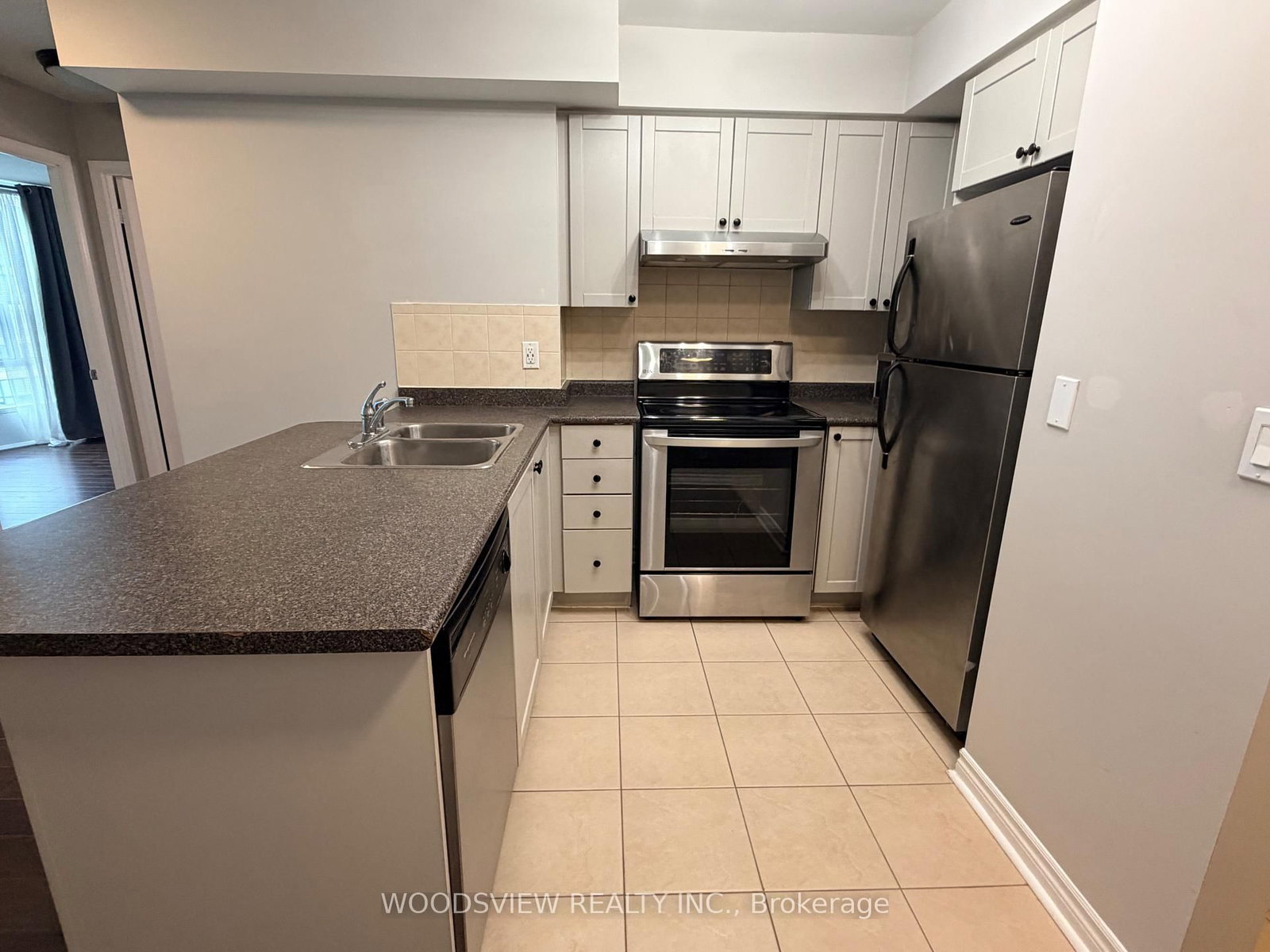33 Elm Drive, Unit 1605 - Photo 8