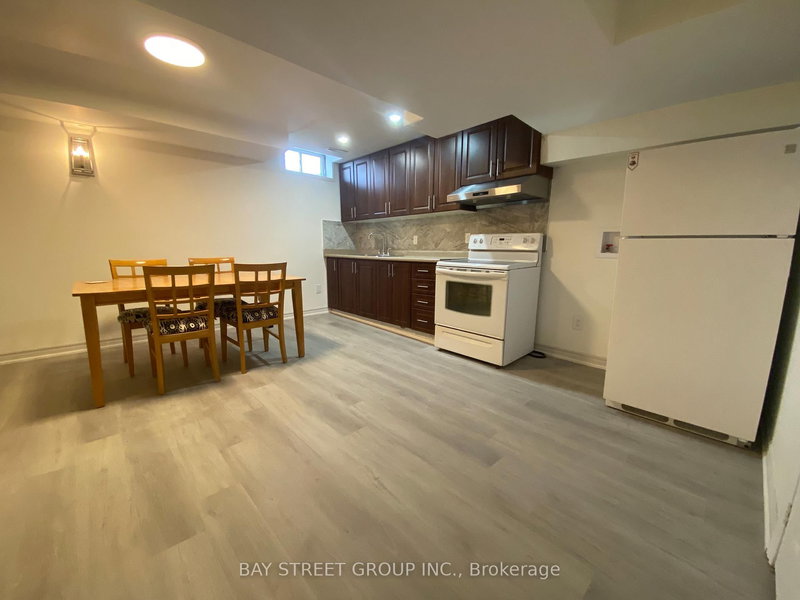 8 Kerwood (Lower) Pl, Brampton, L6Z 1Y1 | Image 3