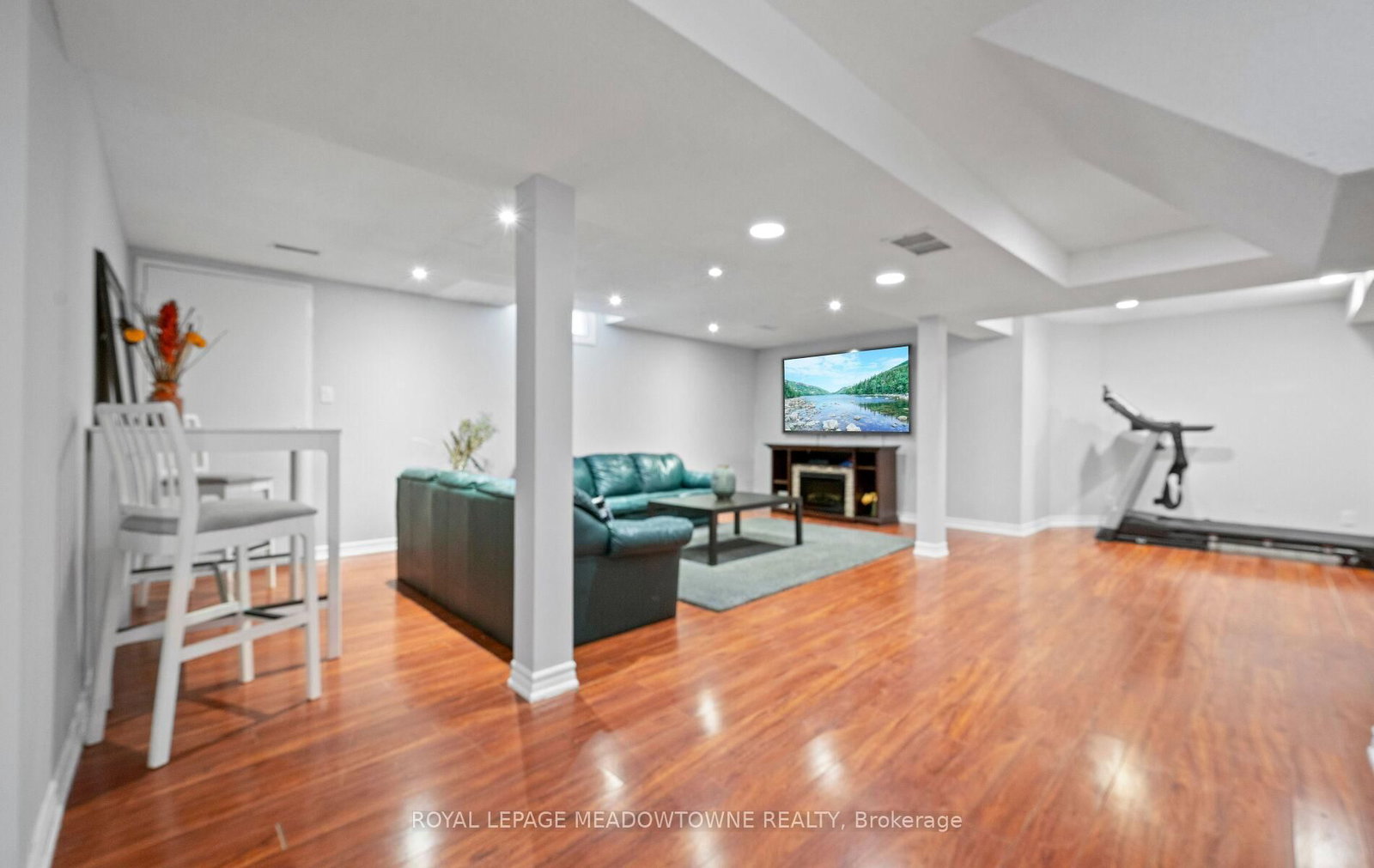 Detached House for sale at 16 Cox Crescent, Brampton, Ontario, L6X 3H1 - Northwood Park - MLS: W12992544