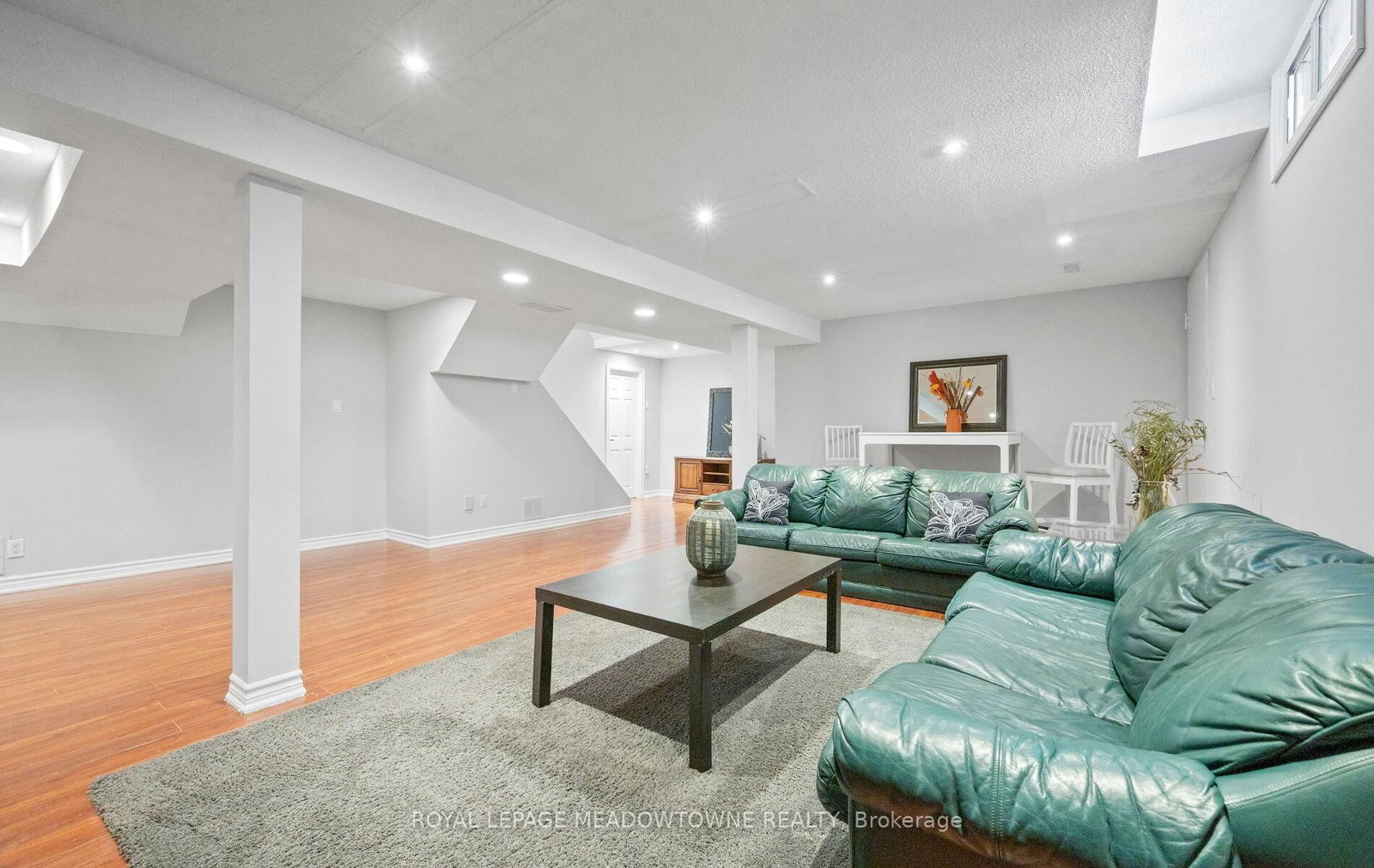 Detached House for sale at 16 Cox Crescent, Brampton, Ontario, L6X 3H1 - Northwood Park - MLS: W12992544