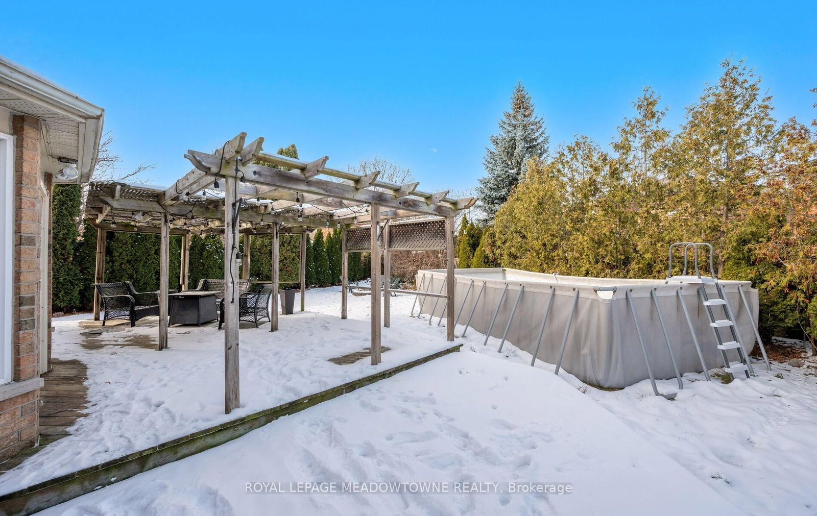 Detached House for sale at 16 Cox Crescent, Brampton, Ontario, L6X 3H1 - Northwood Park - MLS: W12992544