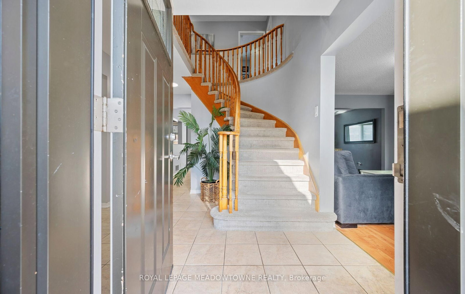 Detached House for sale at 16 Cox Crescent, Brampton, Ontario, L6X 3H1 - Northwood Park - MLS: W12992544