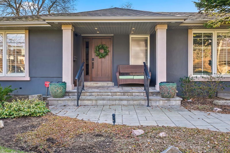 214 MAPLE GROVE Dr, Oakville, L6J 4V3 | Image 3