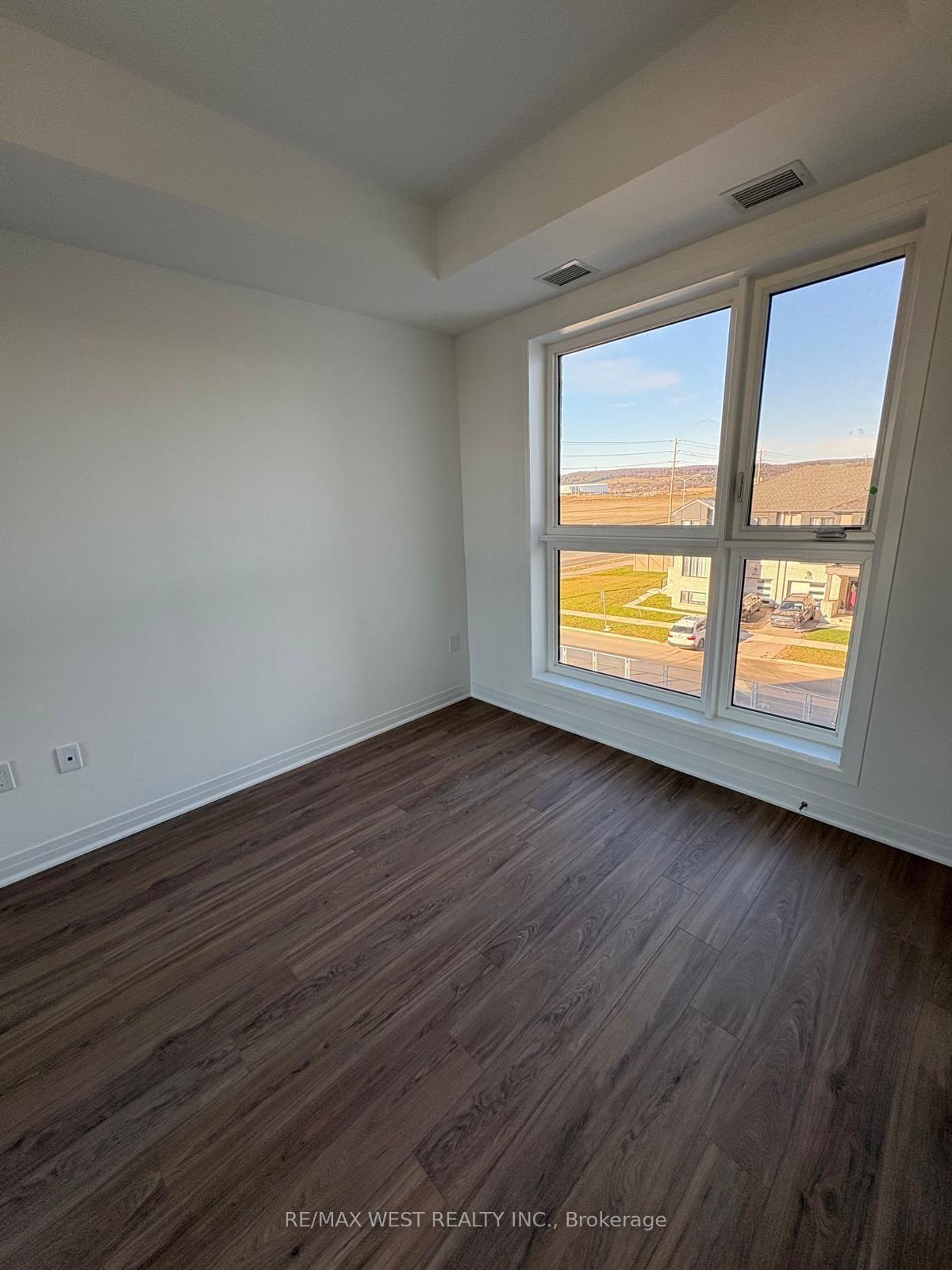 Condo for lease at 302-490 Gordon Krantz Ave Avenue, Milton, Ontario, L9E 1Z5 - Walker - MLS: W12992578