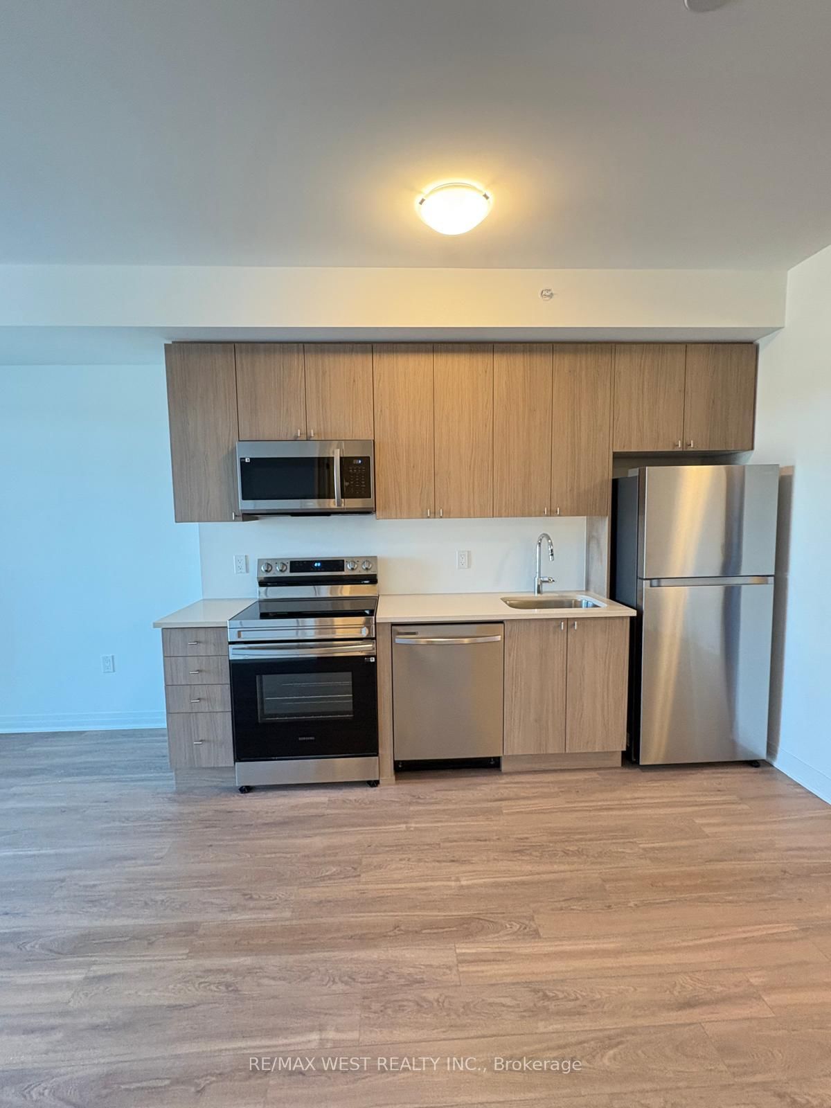 Condo for lease at 302-490 Gordon Krantz Ave Avenue, Milton, Ontario, L9E 1Z5 - Walker - MLS: W12992578