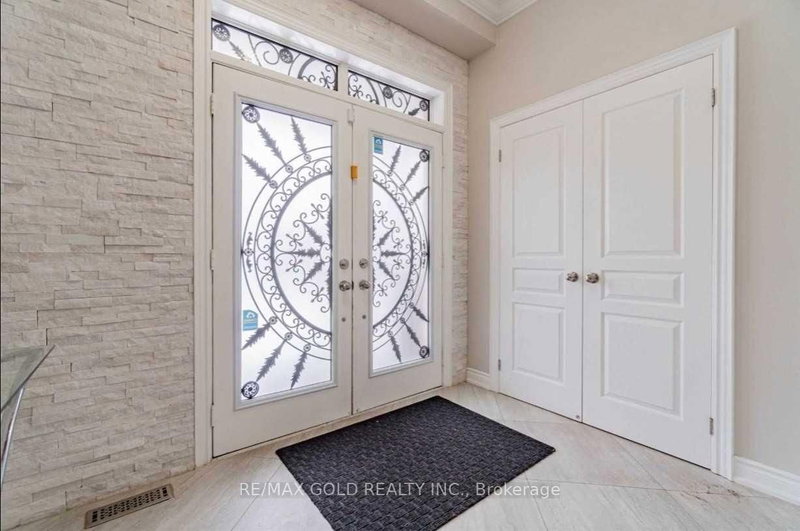 85 Humberstone Cres, Brampton, L7A 4B8 | Image 2