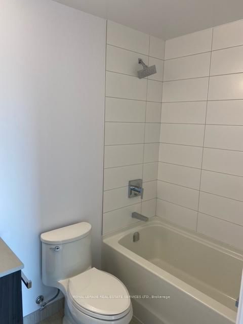 4208 dundas Street, Unit 405 - Photo 9