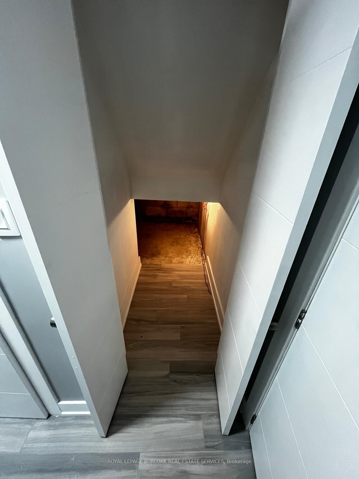 3140 Michael Crescent, Unit B - Photo 8