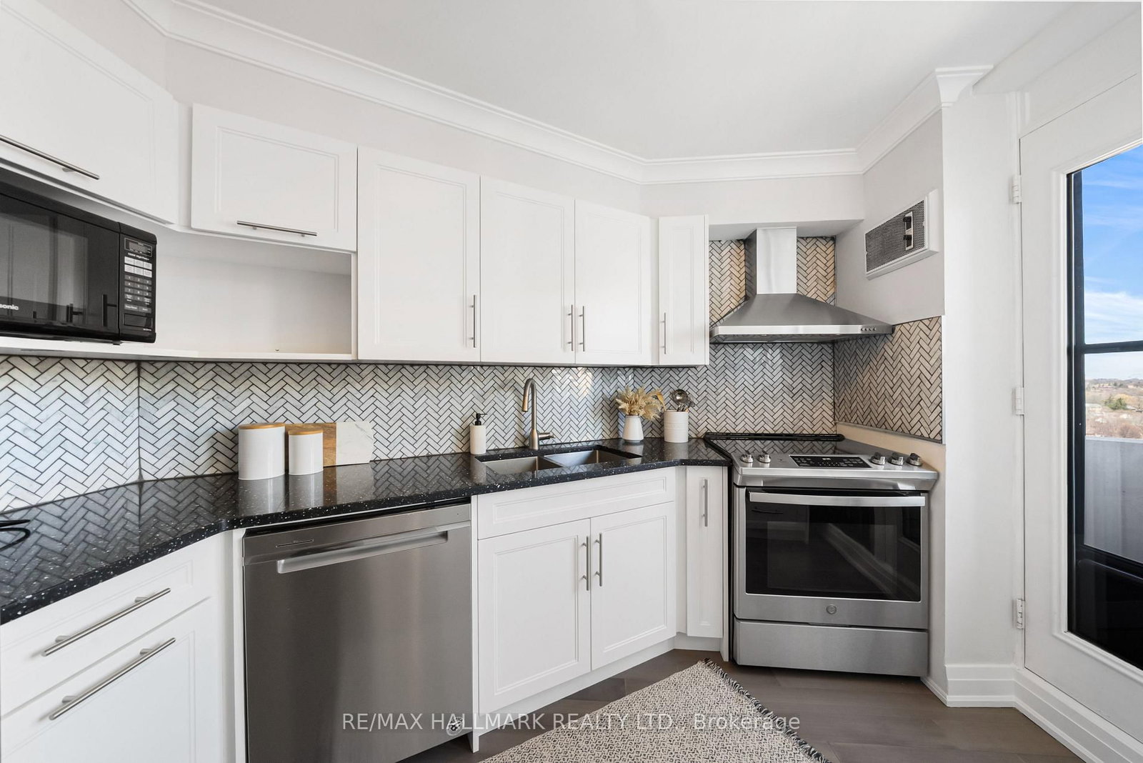 296 Mill Road, Unit PH1 - Photo 14