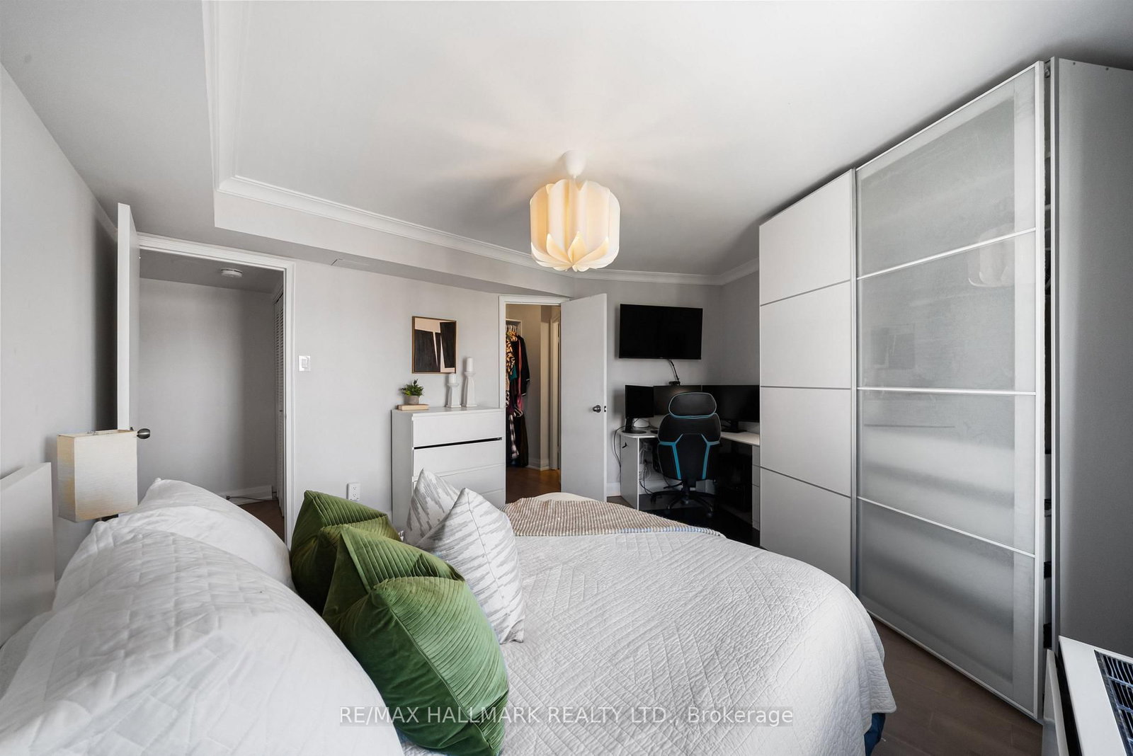 296 Mill Road, Unit PH1 - Photo 20