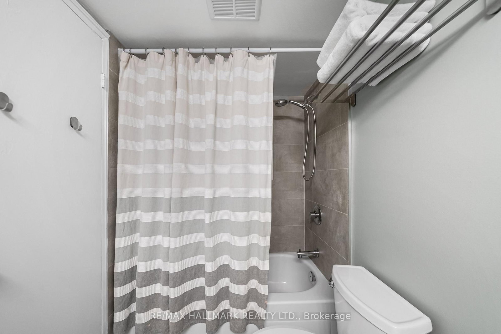 296 Mill Road, Unit PH1 - Photo 30