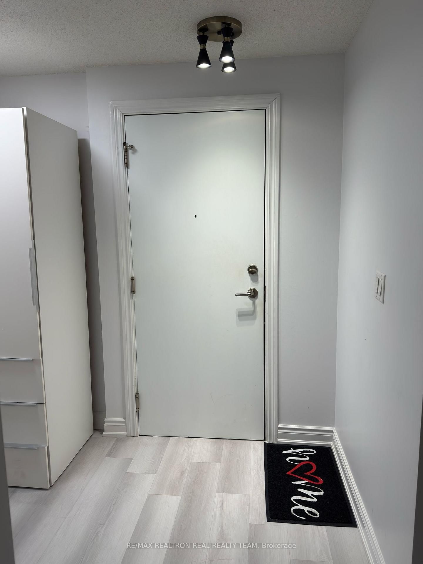 310 Burnhamthorpe Road W, Unit 1810 - Photo 13