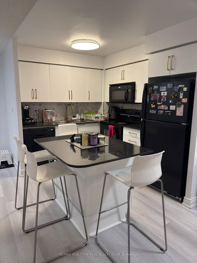 1810 - 310 Burnhamthorpe Road W