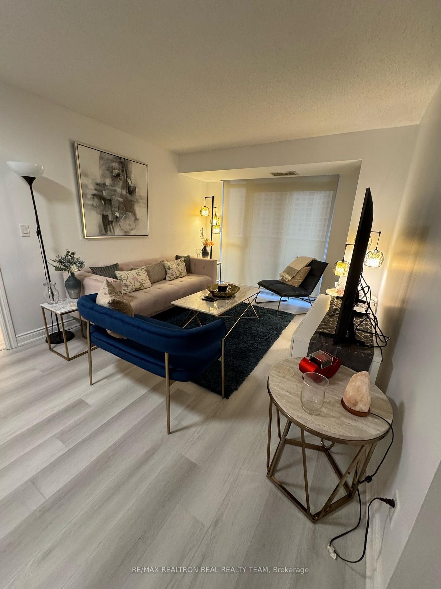 310 Burnhamthorpe Road W, Unit 1810 - Photo 3