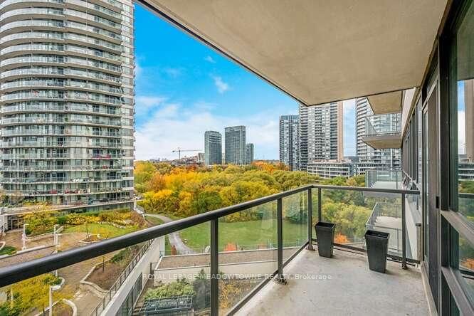 2230 Lakeshore Boulevard W, Unit 703 - Photo 23