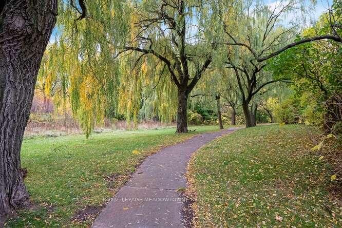 2230 Lakeshore Boulevard W, Unit 703 - Photo 26