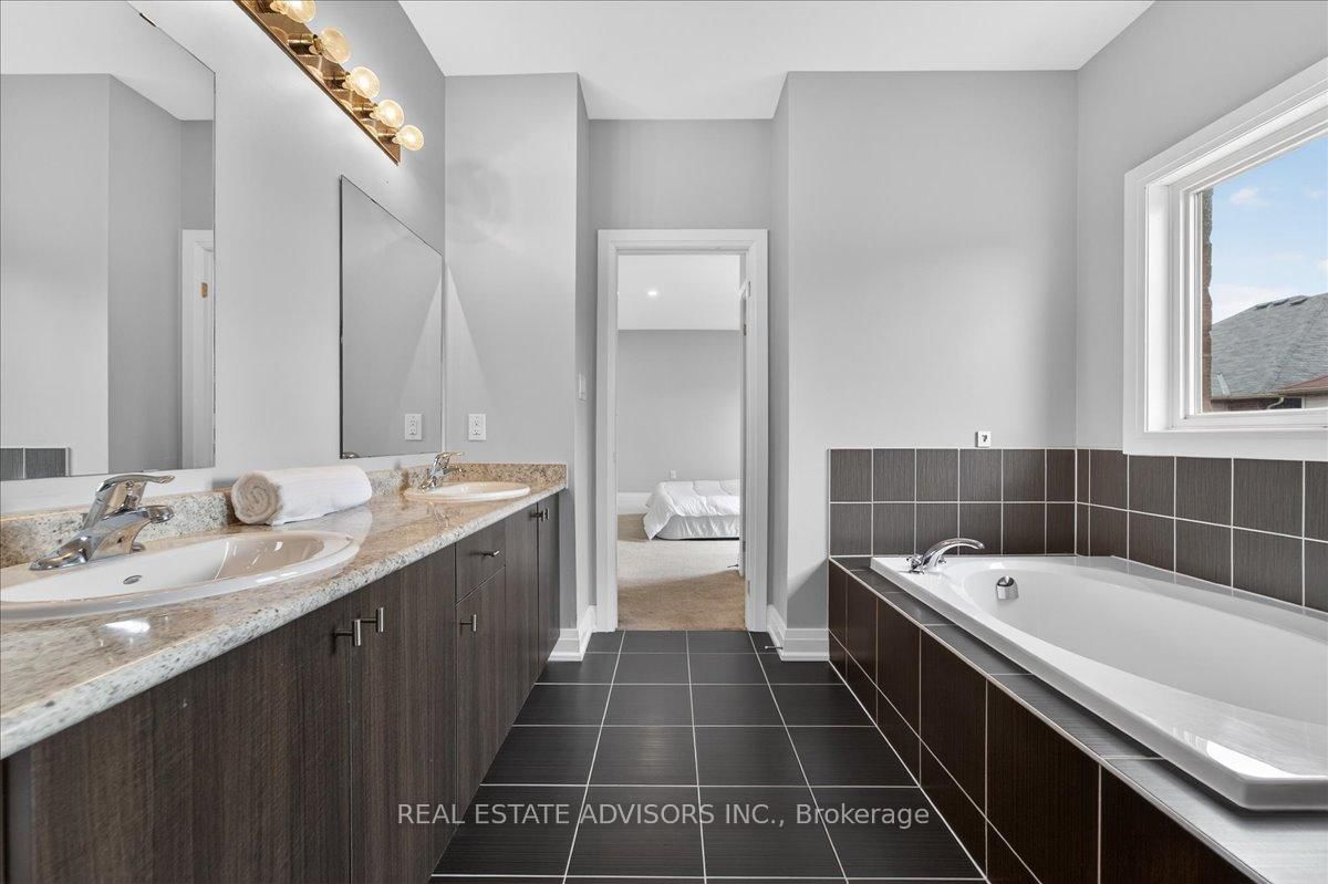 Detached House for sale at 39 Unwind Crescent, Brampton, Ontario, L6X 0B3 - Credit Valley - MLS: W12993042