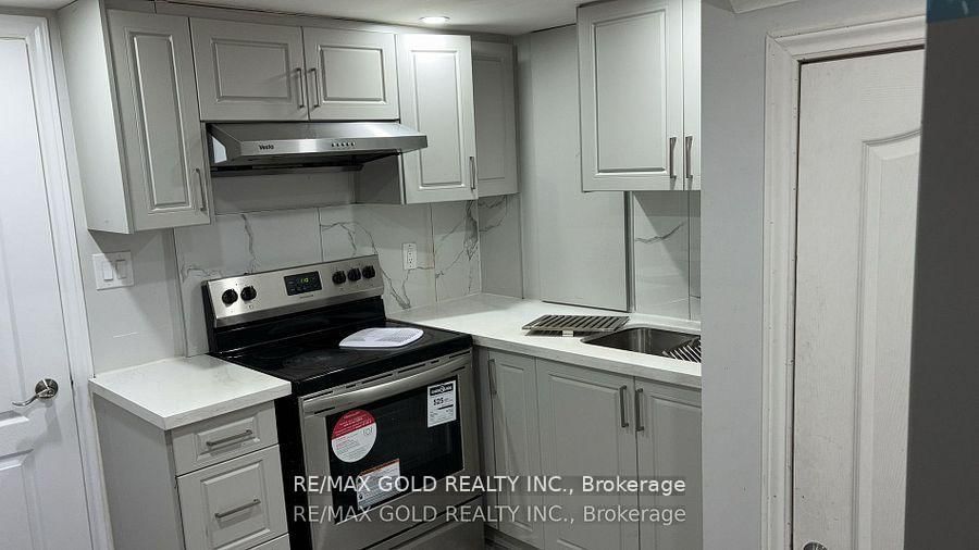 85 Humberstone Cres Bsmt