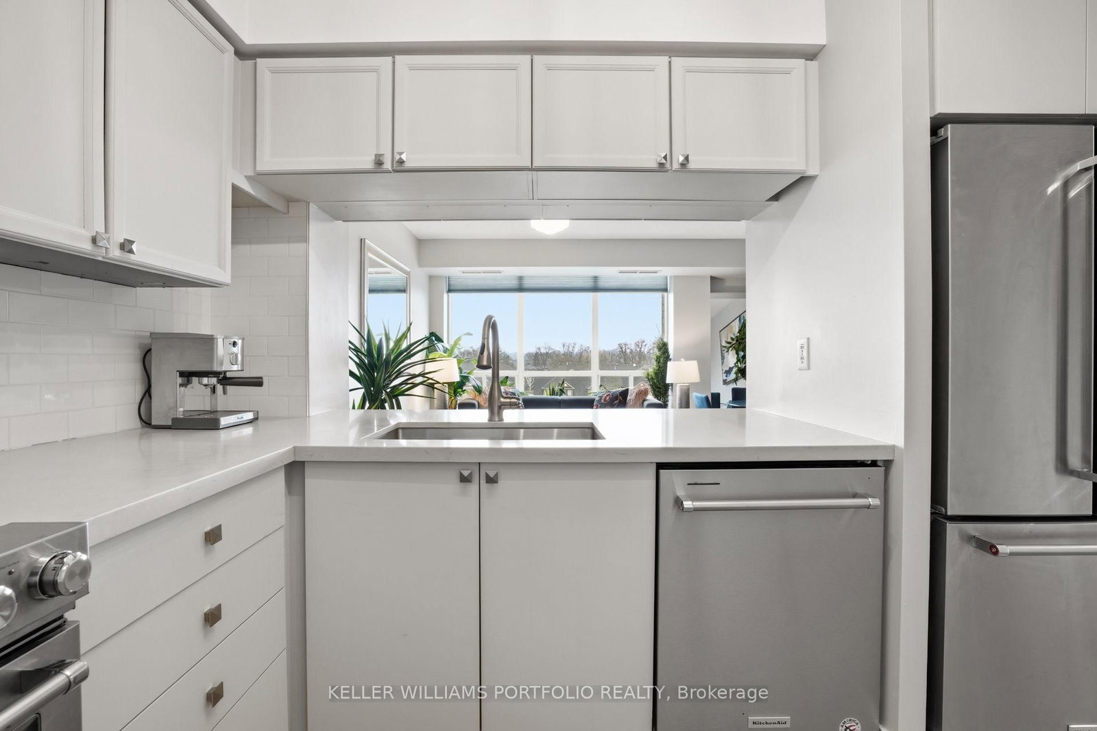 190 Manitoba Street, Unit 802 - Photo 16