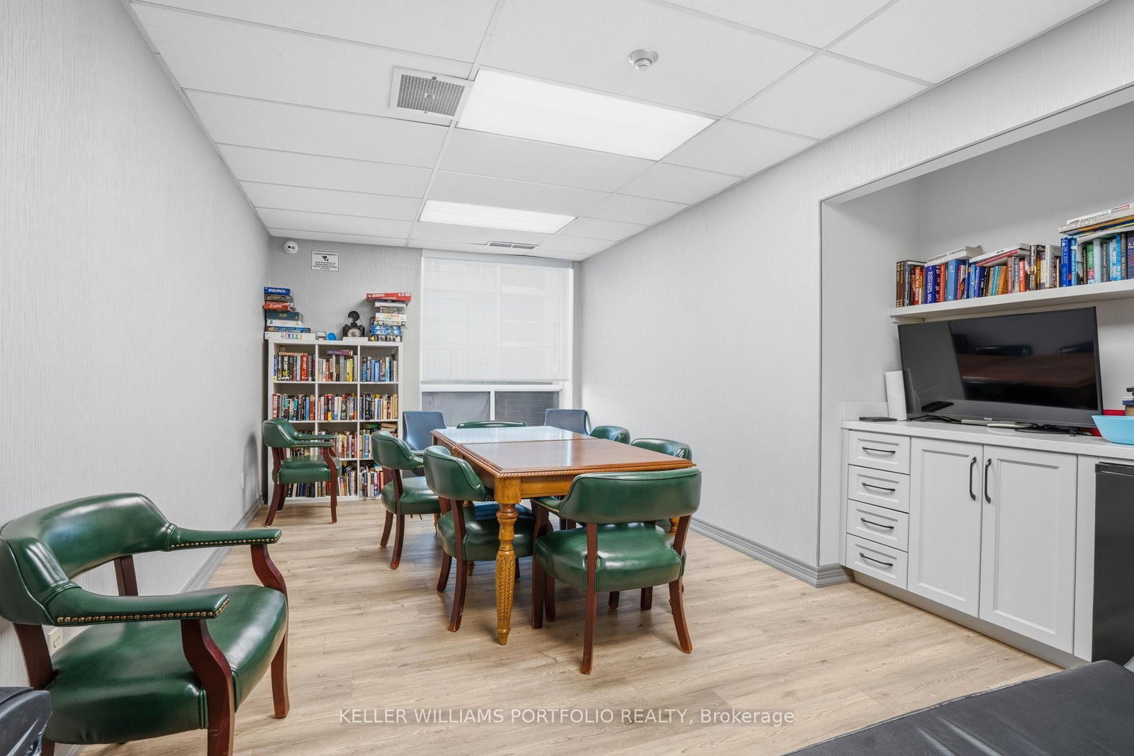 190 Manitoba Street, Unit 802 - Photo 25