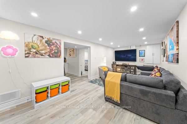 Detached House for sale at 15 Jasper Crescent, Brampton, Ontario, L6S 1W8 - Northgate - MLS: W12993304